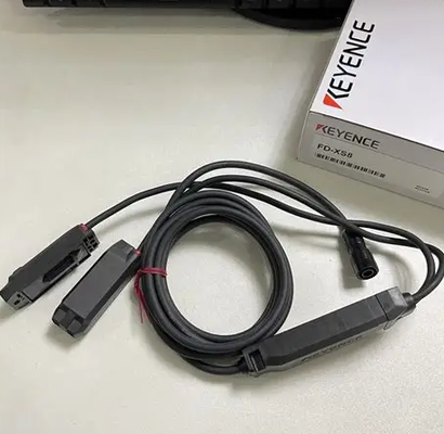 Keyence FD-XS8 Clamp-On Liquid Micro-Flow Sensor Head