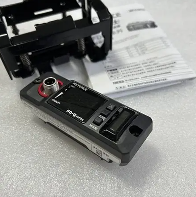Keyence FD-Q10C niet-inbreukmakende clamp-on vloeistofstroomsensor