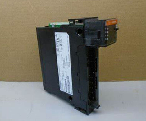 1756-OA16 Allen Bradley ControlLogix 16-punt D/O module 120-140 Volt wisselstroom