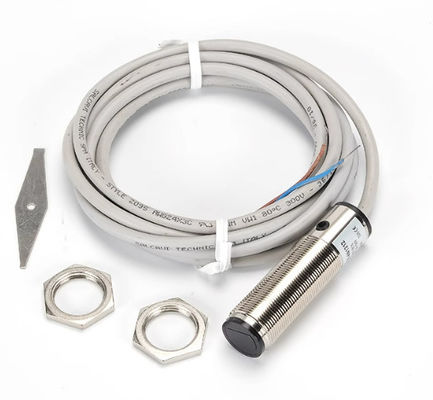 SICK VTF18-4N1212 Cylindrische foto-elektrische sensoren 18 mm x 18 mm x 63,6 mm