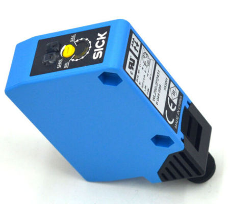 Compacte SICK W250-2P2431 foto-elektrische sensor met zichtbaar rood licht en onderdeel nr. 6044699