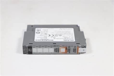 Allen-Bradley 1734-IE8C POINT I/O analoge invoermodule voor stroomsignaal