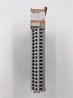 Compact 5000 Analog Input Module 5069-IY4 vervaardigd door Allen Bradley