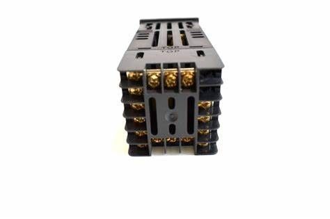 Honeywell DC120L-1-0-0-0-1-0-0 Temperatuurlimietcontroller, universele invoer, 1/16-DIN, relaisuitgang