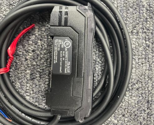 KEYENCE FS-N11P Digitale glasvezelsensor met PNP-uitgang