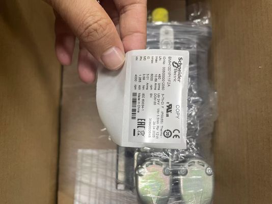 Schneider BMH1001P11F2A Servomotor met rem Lexium 32 3.3Nm 6000rpm Sleutelas IP54 128bit Encoder