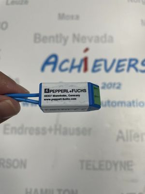 Compact en lichtgewicht P&F NAMUR Resistor Network F-NR3-Ex1 met een massa van ongeveer 150 g