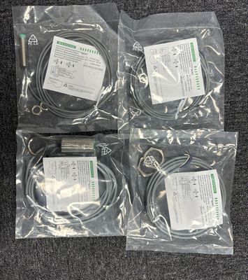Siemens 3RG4014-0CD00 Inductie-schakelaar met IP66/67 ingangsbescherming en maximale meetspanne van 1300 mbar 522 inH2O