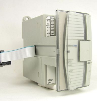 Allen-Bradley 1762-IF4 is een compacte module met vier (4) differentiële kanalen voor analoge ingang
