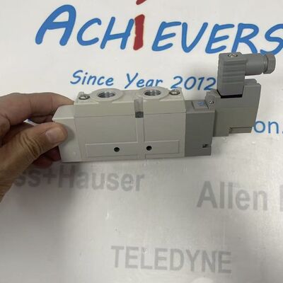 SMC SY9120-5YD-02F-Q Hoog-efficiënte 5-poort solenoïde klep voor pneumatische automatisering