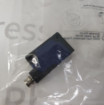 Telemecanique XUM5APXBM8 Miniature Diffuse Photoelectric Sensor